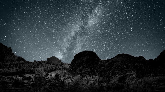 360 集团周鸿袆努力拼了 4  年，最后反而跌了近 4000 亿，其原因是什么？